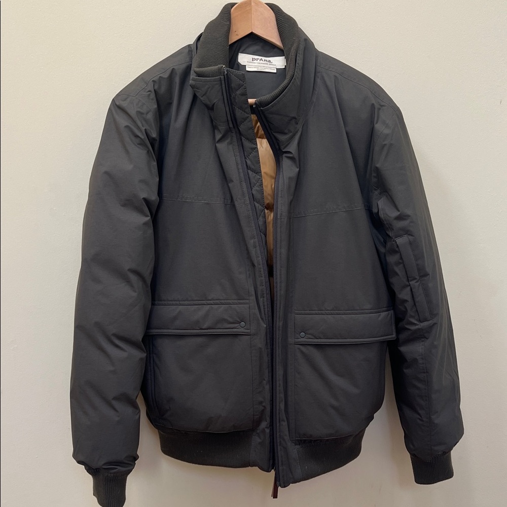 Men's Prana coat, Dark Brown, style number M23202597, EUC